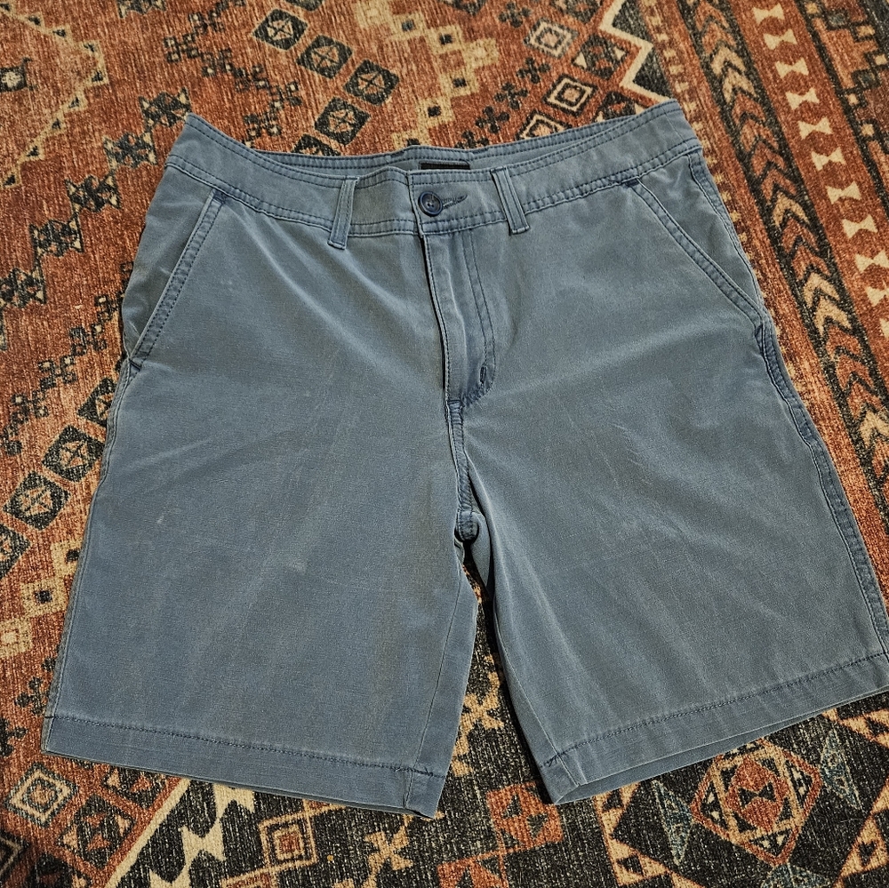 Valor Collective size 16 shorts